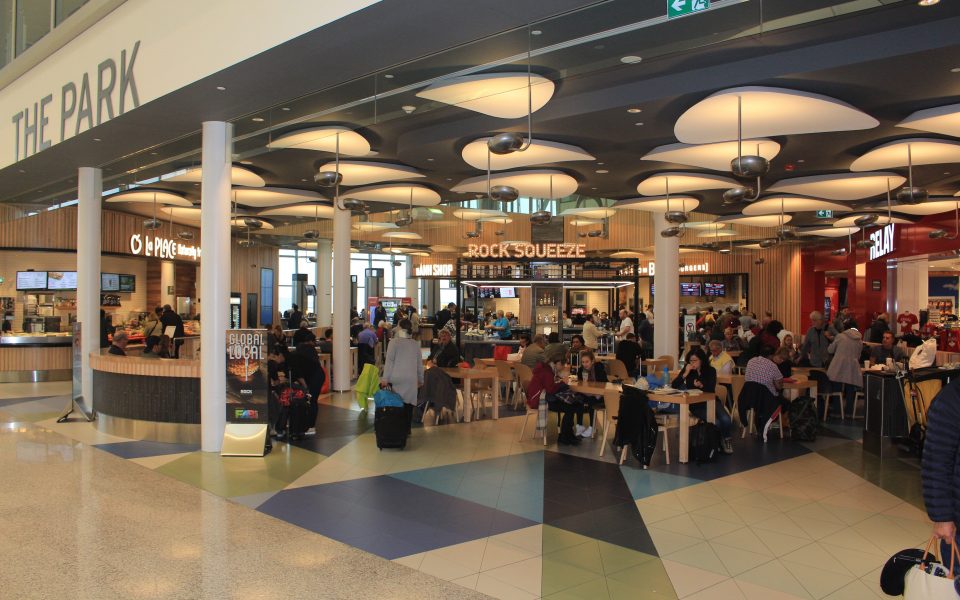 Hammerhead, Pearson International Airport, Restaurants
